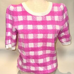 Soft Short Sleeved Sweater Size Medium